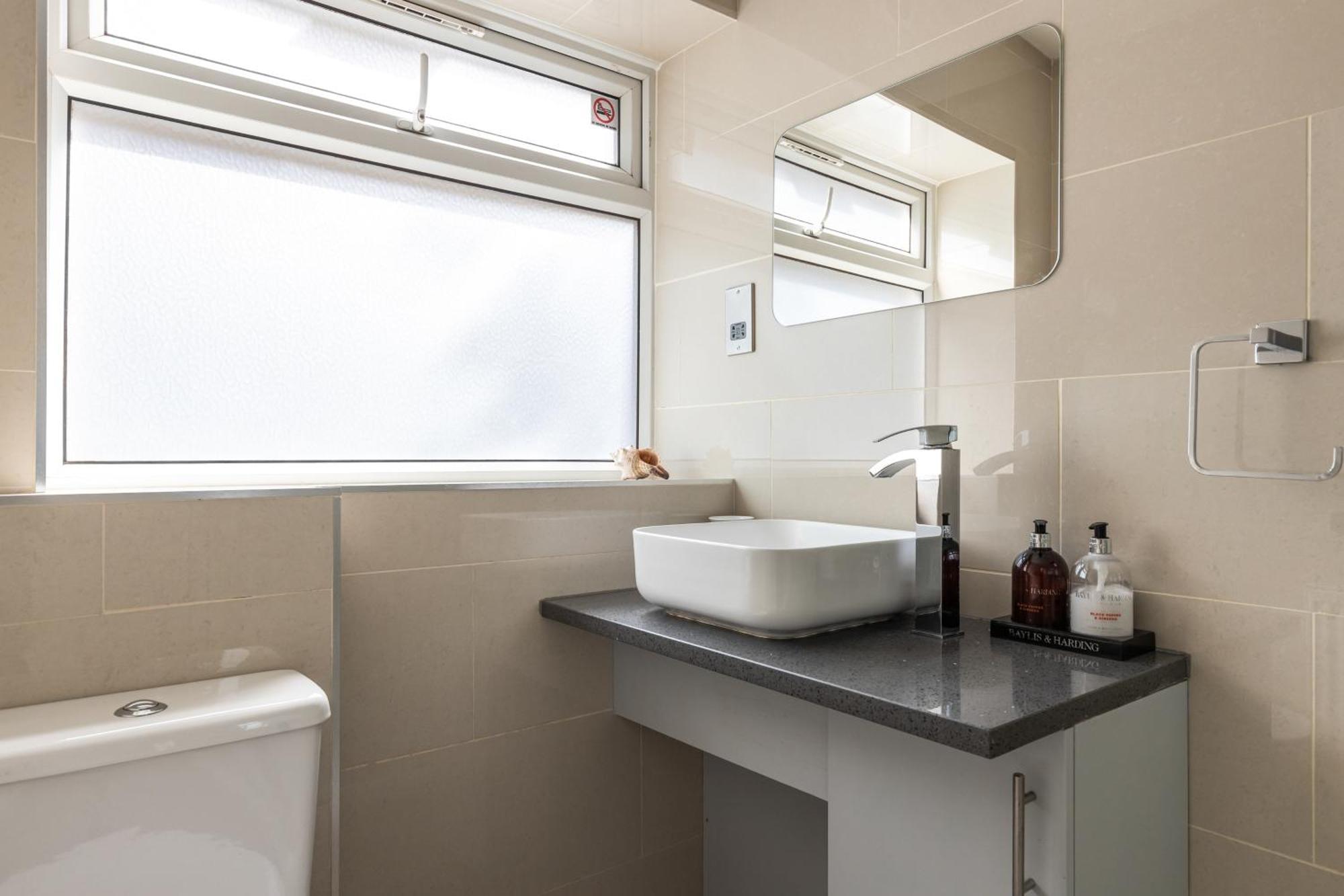King Studio Apartment With Garden And Parking Ealing Εξωτερικό φωτογραφία