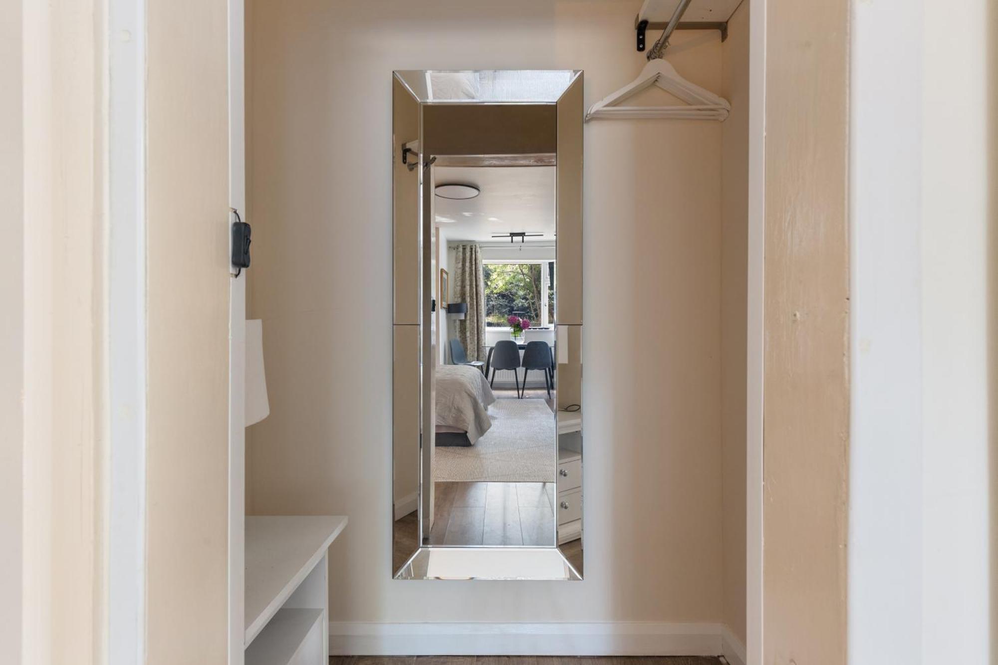 King Studio Apartment With Garden And Parking Ealing Εξωτερικό φωτογραφία