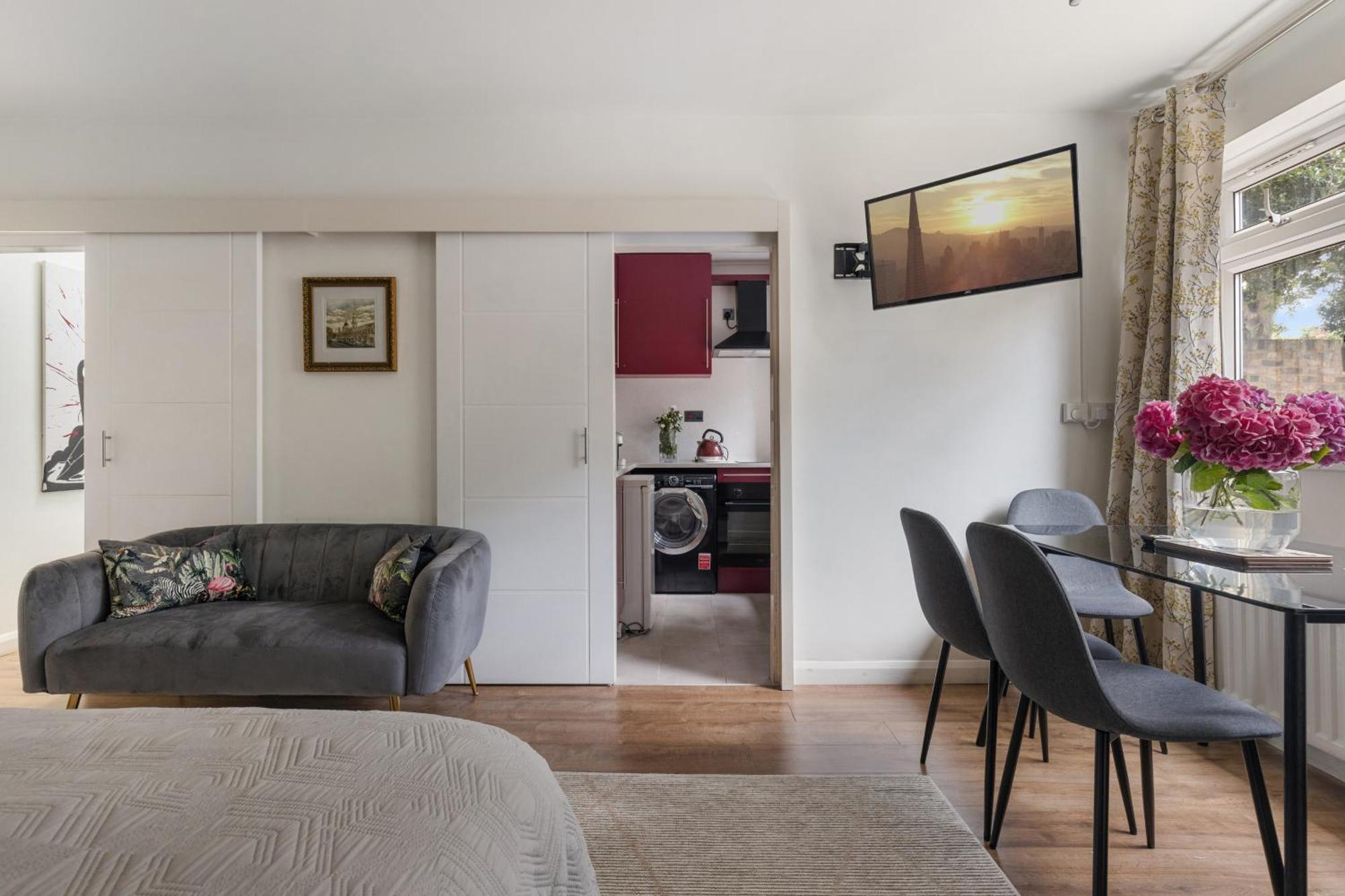 King Studio Apartment With Garden And Parking Ealing Εξωτερικό φωτογραφία